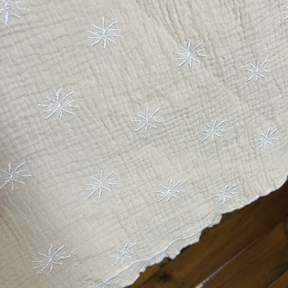100% Cotton Cream Embroidered Puff Sleeve Peasant Top - Picture 3 of 6